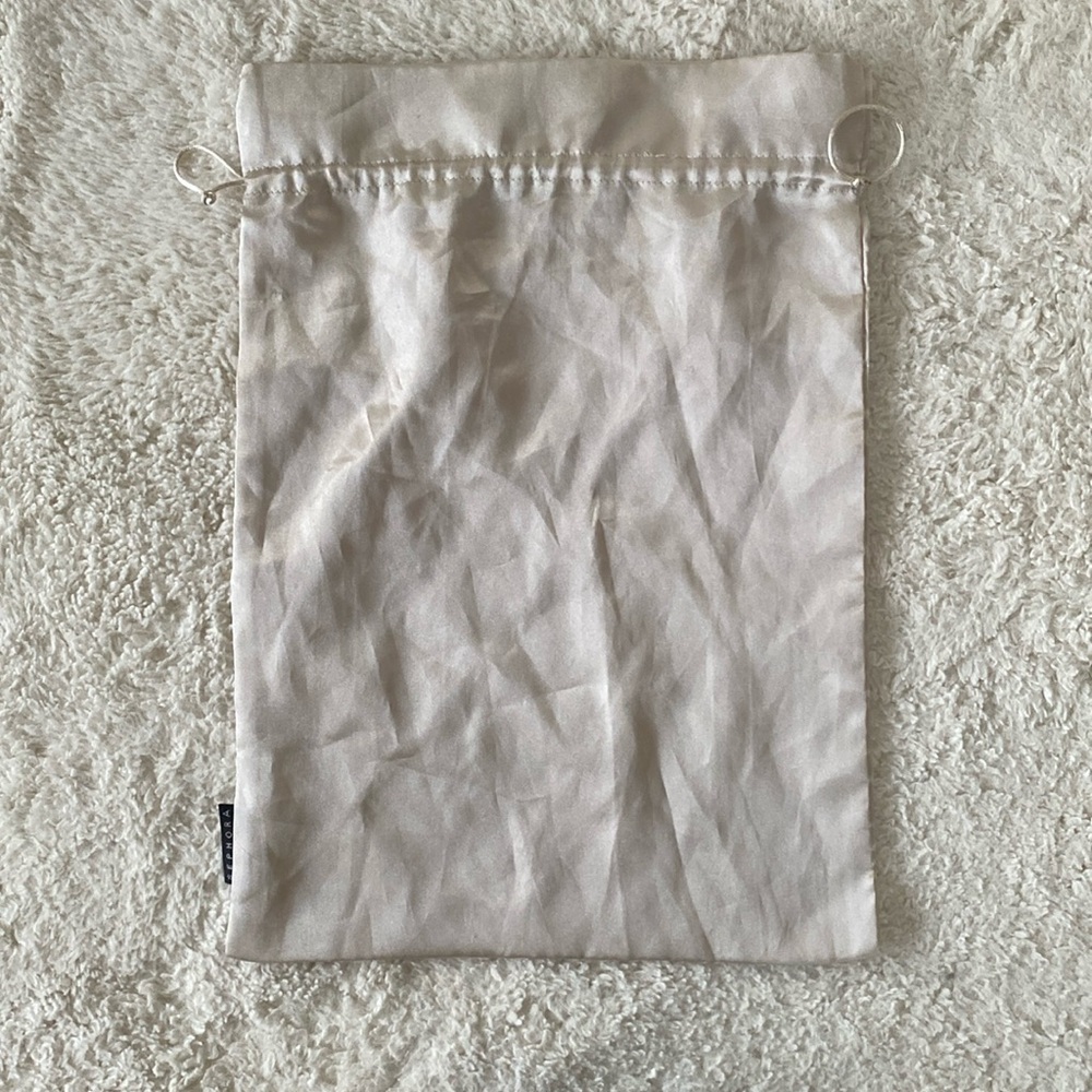 ❤️ Sephora Storage Makeup Dustbag NWOT